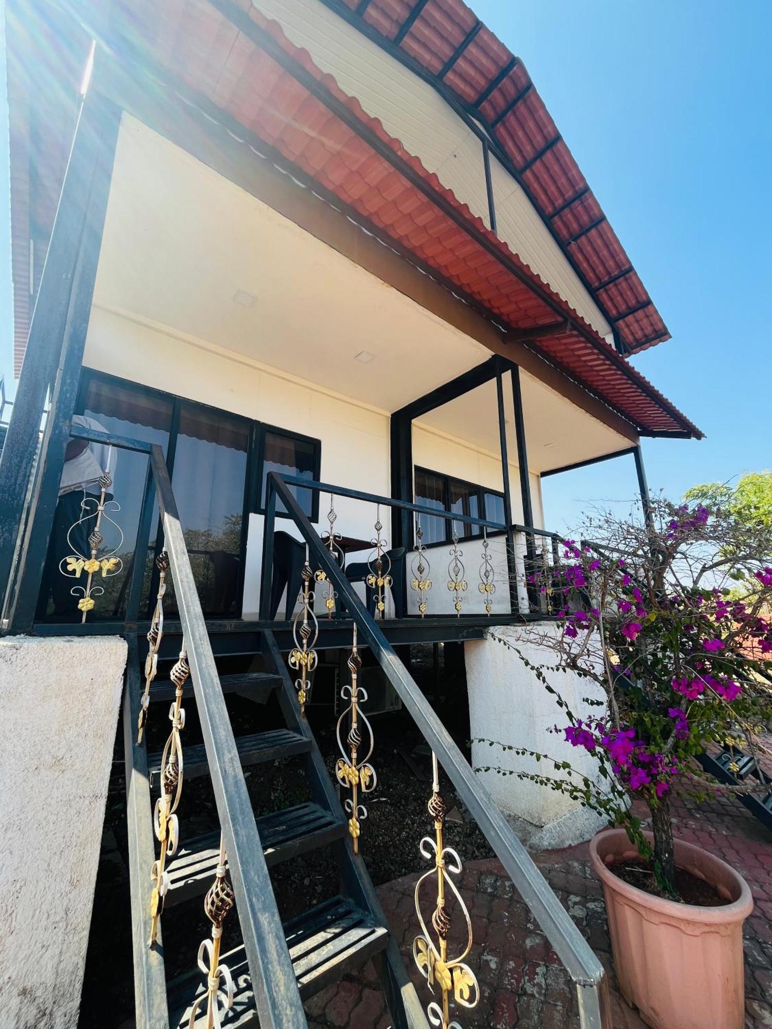 The Canvas Resort In Lonavla Zewnętrze zdjęcie